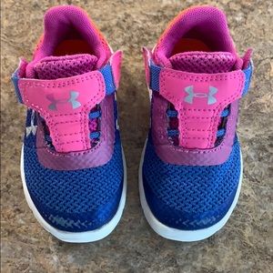 Toddler under Armour tennis shoes size 5